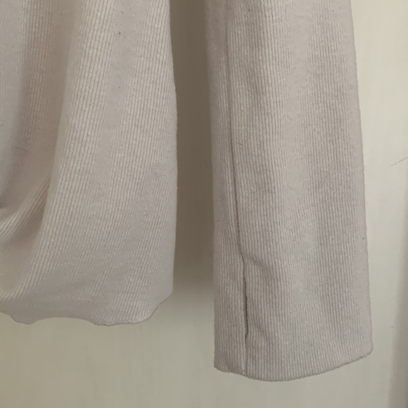 Chaser Long Sleeve Twist-tie Top - Picture 6 of 9